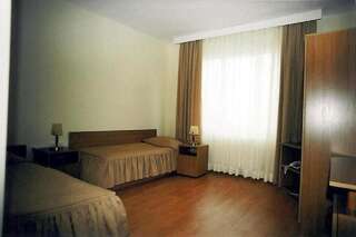 Отель Paradise Hotel Madzharovo Двухместный номер с 1 кроватью или 2 отдельными кроватями-1